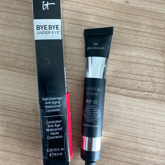 IT cosmetics Bye Bye undereye concealer - Picture 2 of 2